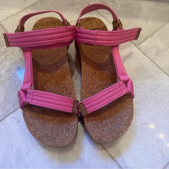 Reef Barbie Pink Cushion Rem Hi Sandals - Picture 10 of 10